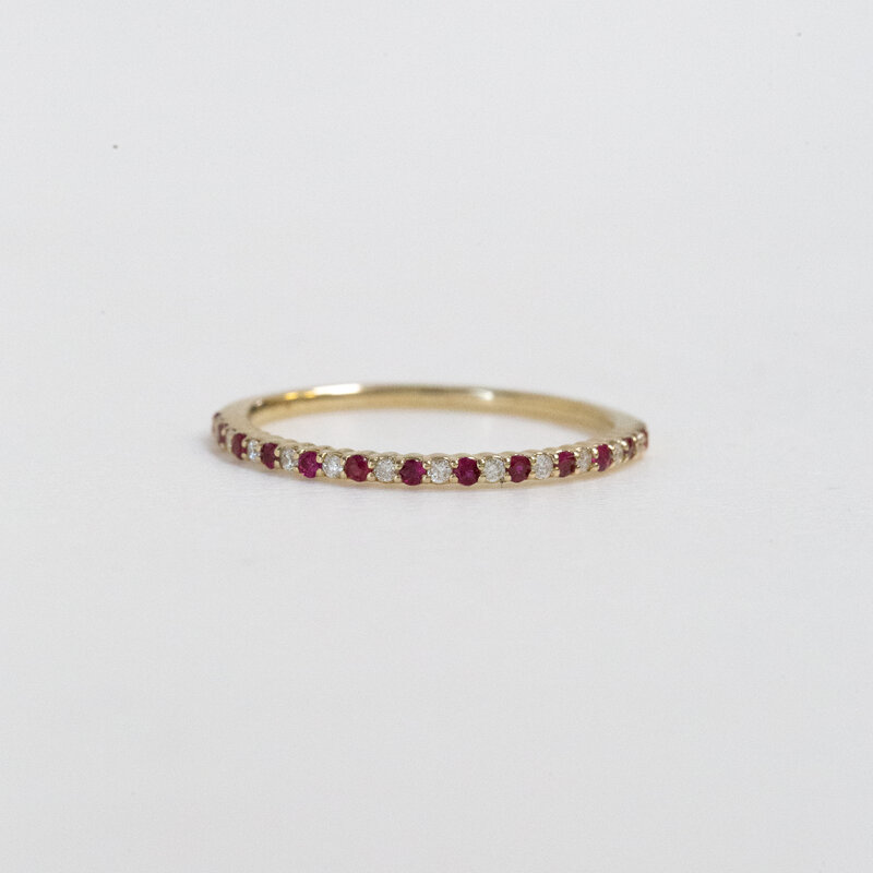 American Jewelry 14k Yellow Gold 0.10ctw Round Diamond 0.14ctw Ruby Alternating Band (Size 7)