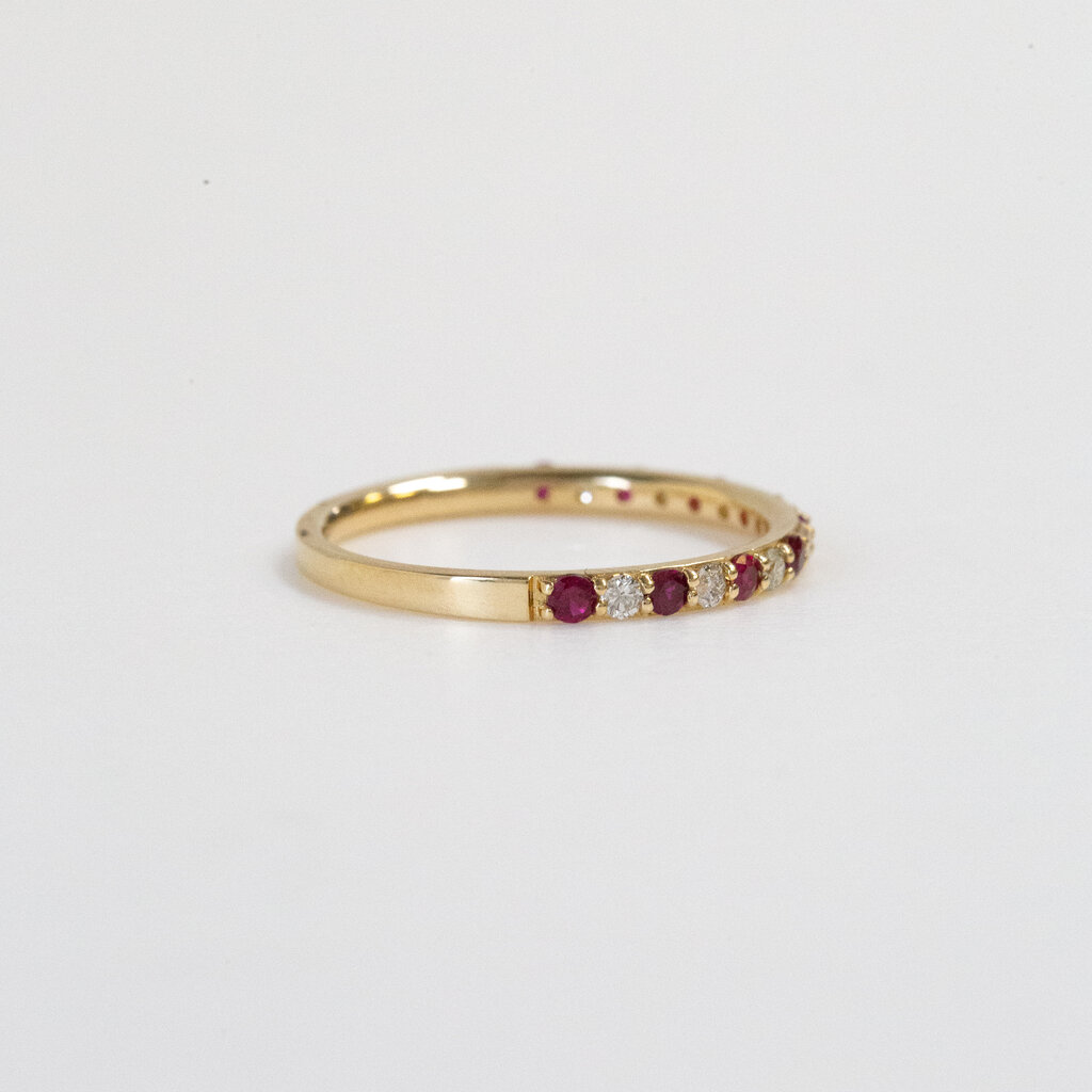 American Jewelry 14k Yellow Gold 0.20ctw Round Diamond 0.32ctw Ruby Alternating Band (Size 7)