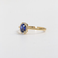 American Jewelry 14k Yellow Gold 0.10ctw Diamond Halo 0.60ct Oval Blue Sapphire Ring (Size 7)