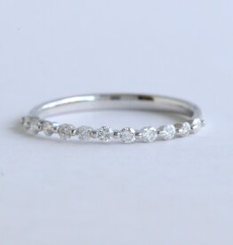 American Jewelry 14k White Gold .24ctw Diamond Shared Single Prong Wedding Band Ring