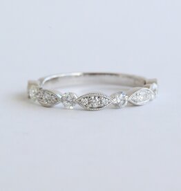 American Jewelry 14k White Gold .53ctw Diamond Scalloped Wedding Band Ring