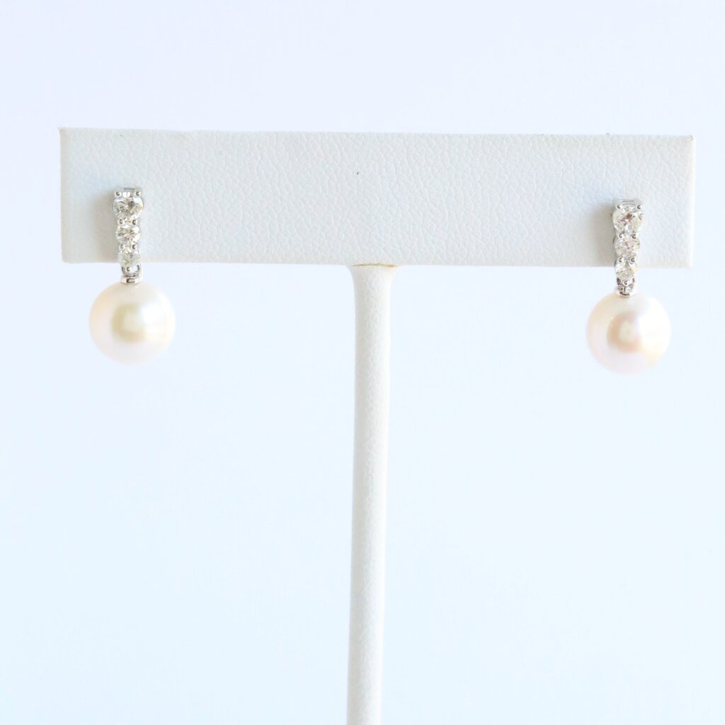 American Jewelry 14k White Gold .50ctw Diamond & Pearl Dangle Earrings