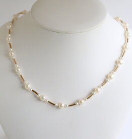 American Jewelry 14k Yellow Gold Station Akoya Pearl Necklace