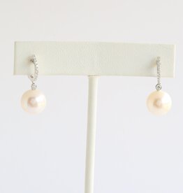 American Jewelry 14k White Gold .24ctw Diamond Akoya Pearl Dangle Earrings