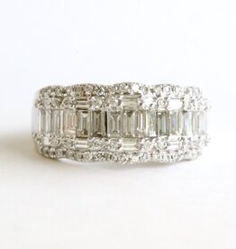American Jewelry 14k White Gold 1.38ctw Diamond Baguette & Round Band Ring (Size 7)