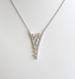 American Jewelry 14k White Gold .68ctw Diamond Round & Baguette V Open Design Necklace