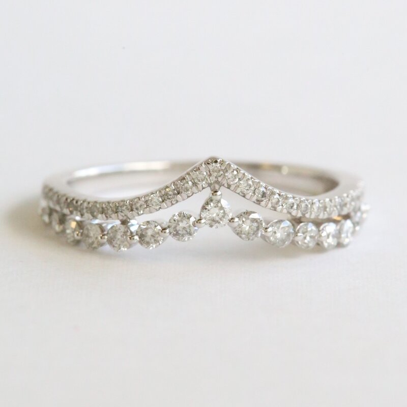 American Jewelry 14k White Gold .42ctw Diamond Double Row Contour Curved Wedding Band (Size 7)