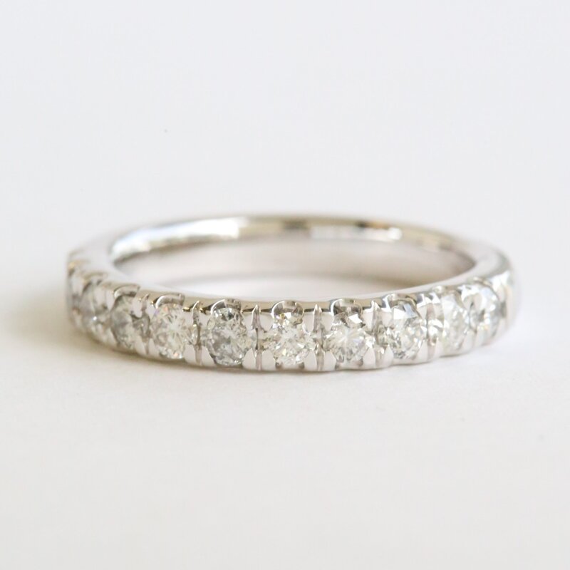 American Jewelry 14k White Gold .82ctw Diamond Straight Wedding Anniversary Band (Size 7)