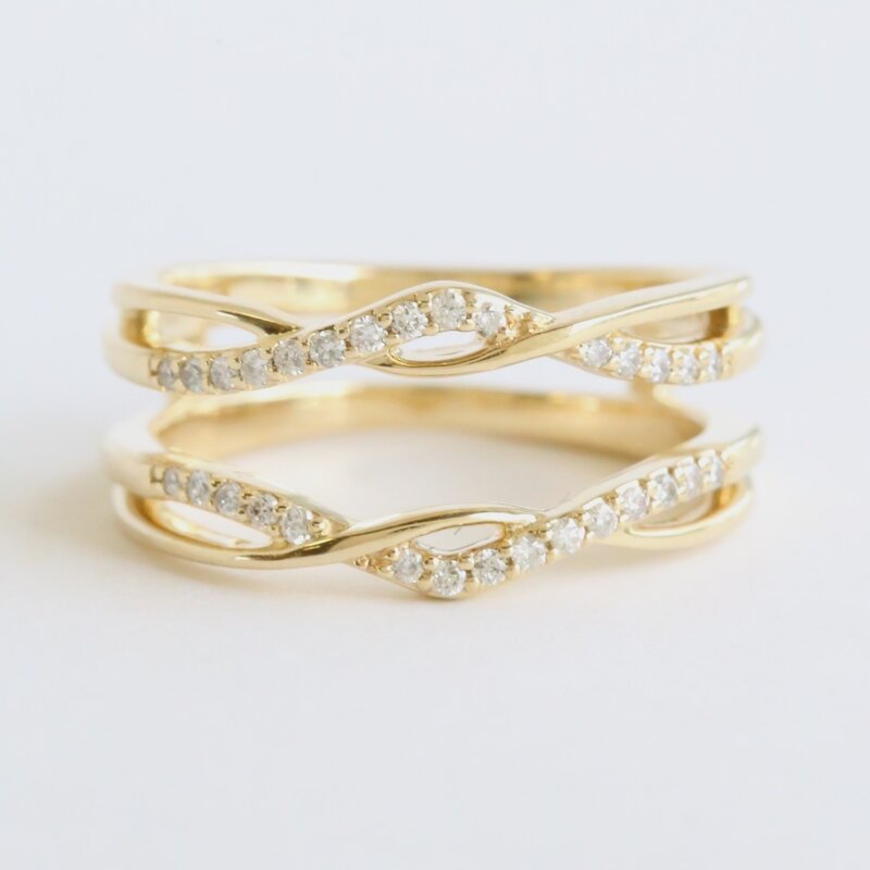 American Jewelry 14k Yellow Gold .32ctw Diamond Infinity Ring Guard (Size 7)