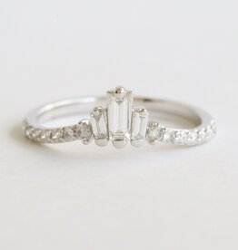 American Jewelry 14k White Gold .39ctw Diamond Baguette & Round Contour Wedding Band (Size 7)