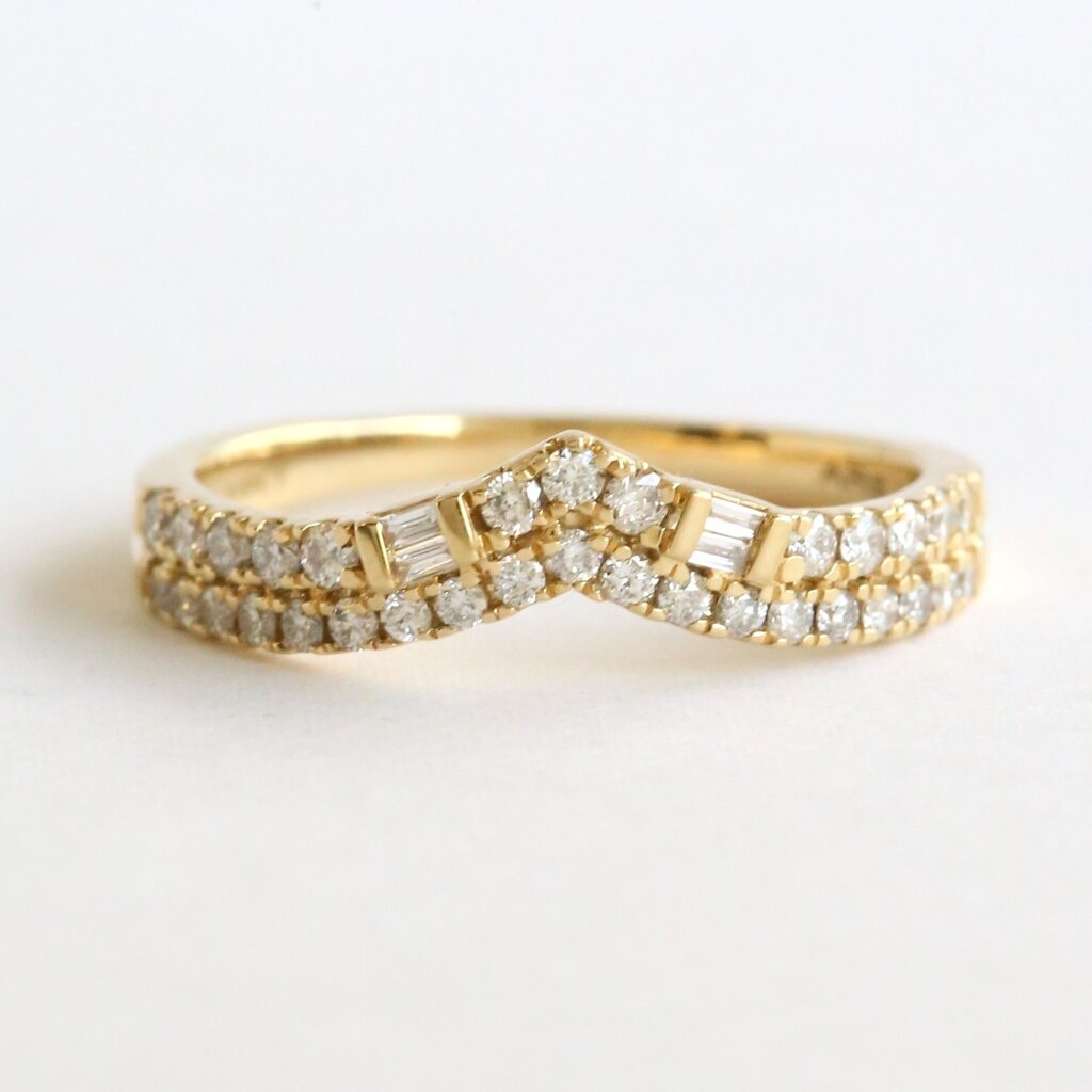American Jewelry 14k Yellow Gold .38ctw Diamond Baguette & Round Double Row V Contour Wedding Band (Size 7)