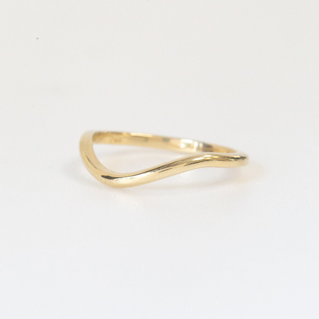 American Jewelry 14k Yellow Gold Polished Contour Band (Size 7)