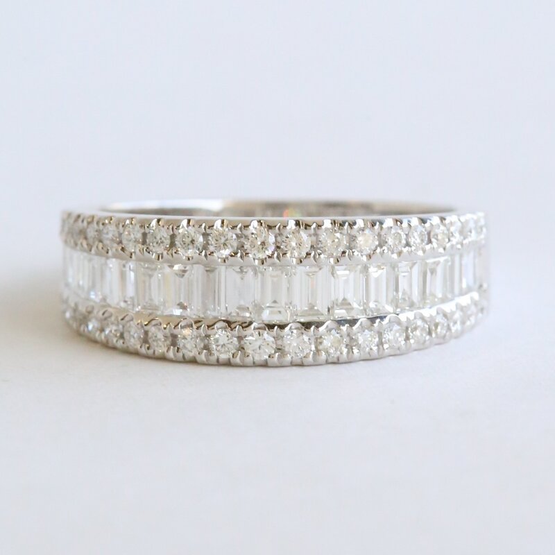 American Jewelry 14k White Gold 1.11ctw Diamond Round & Baguette Channel Band Ring