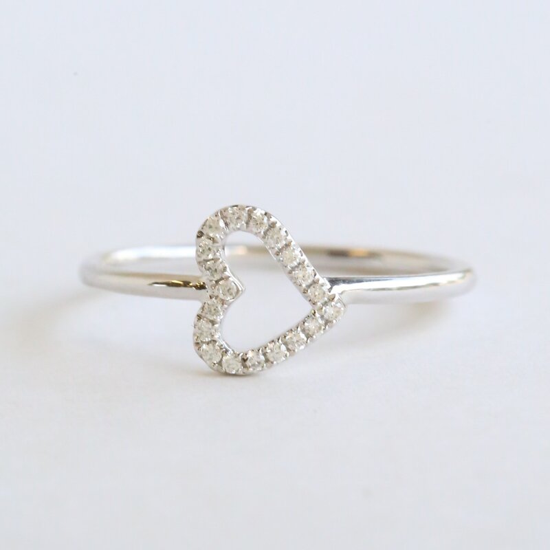American Jewelry 14k White Gold .08ctw Diamond East to West Heart Ring