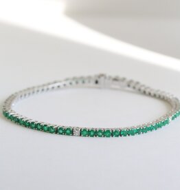 American Jewelry 14k White Gold 4.14ctw Emerald .25ctw Diamond Accent Tennis Bracelet