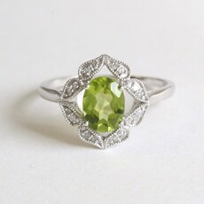 American Jewelry 14k White Gold 1.35ct Peridot .08ct Diamond Milgrain Vintage Design Ring