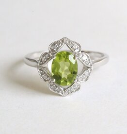 American Jewelry 14k White Gold 1.35ct Peridot .08ct Diamond Milgrain Vintage Design Ring