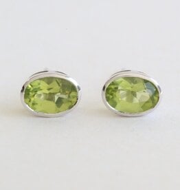 American Jewelry 10k White Gold1.52ctw Peridot Bezel Stud Earrings