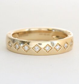 American Jewelry 14k Yellow Gold .11ctw Diamond Gypsy Set Wedding Band