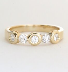 American Jewelry 14k Yellow Gold .47ctw Diamond Alternating Bezel Wedding Band
