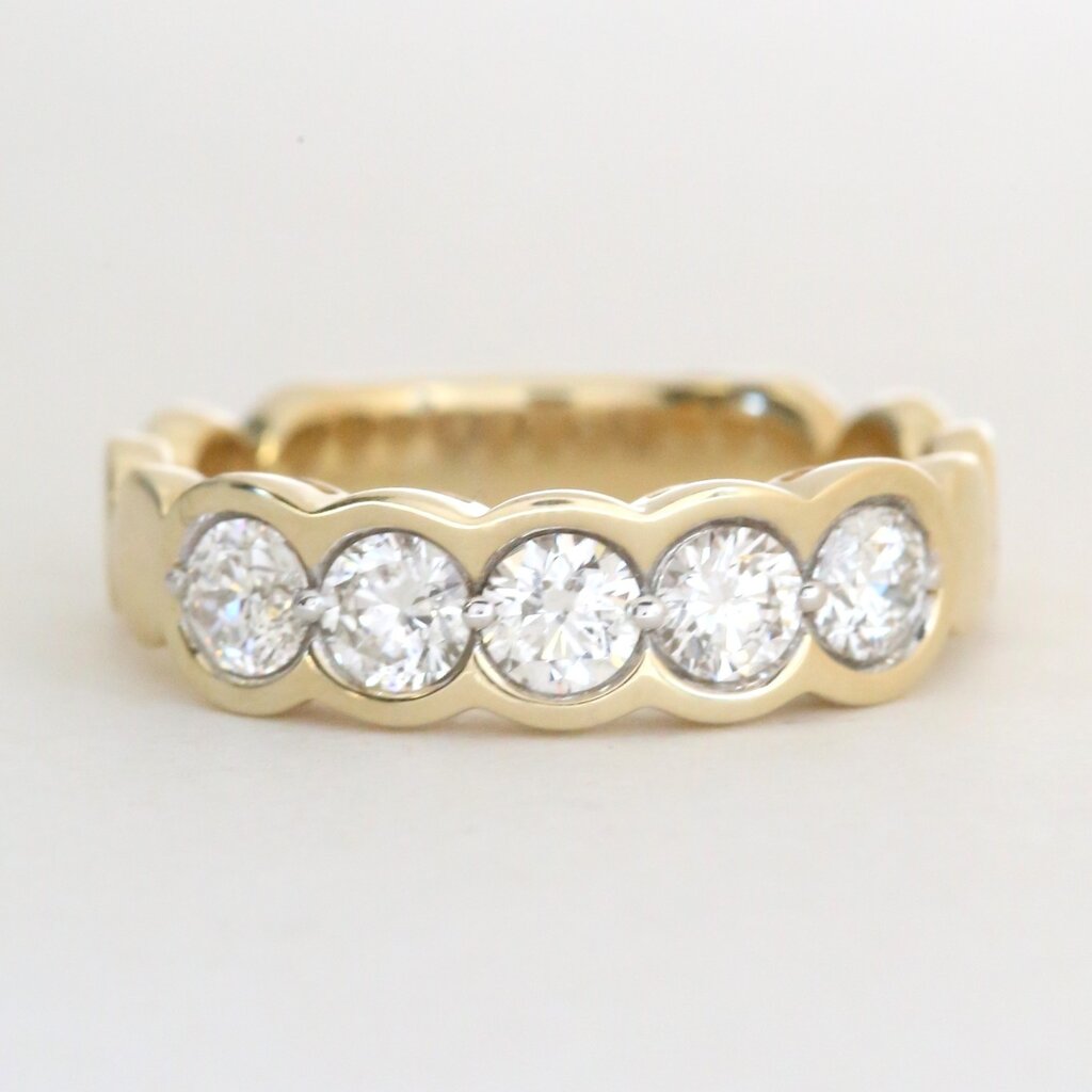 American Jewelry 14k Yellow Gold 1.00ctw Diamond 5 Stone Wedding Band Ring
