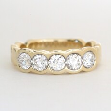 American Jewelry 14k Yellow Gold 1.00ctw Diamond 5 Stone Wedding Band Ring