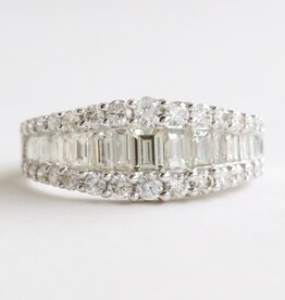 American Jewelry 14k White Gold 2.03ctw Tapered Baguette and Round Diamond Band