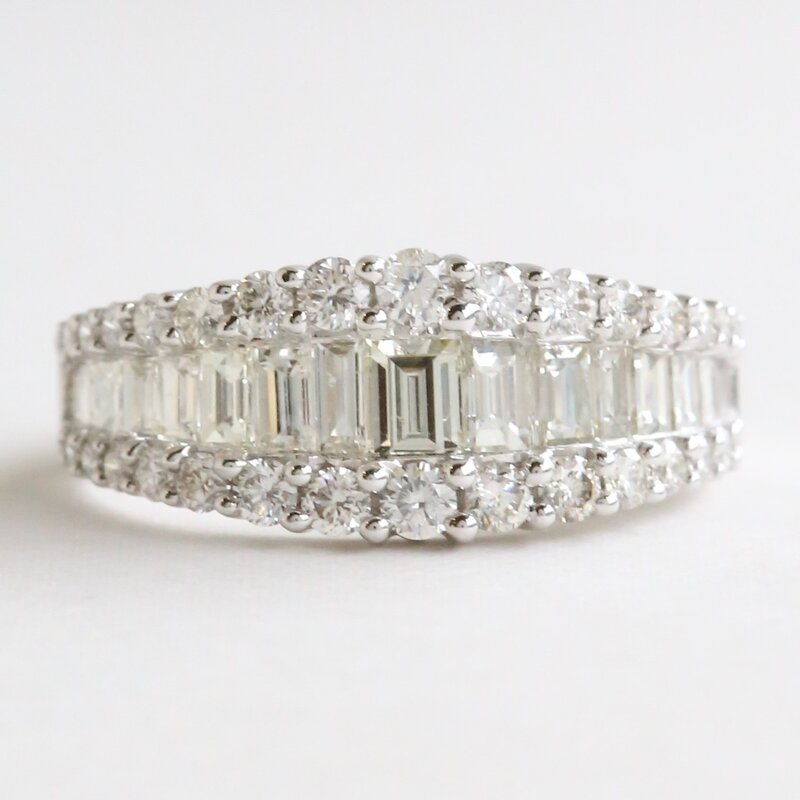 American Jewelry 14k White Gold 2.03ctw Tapered Baguette and Round Diamond Band
