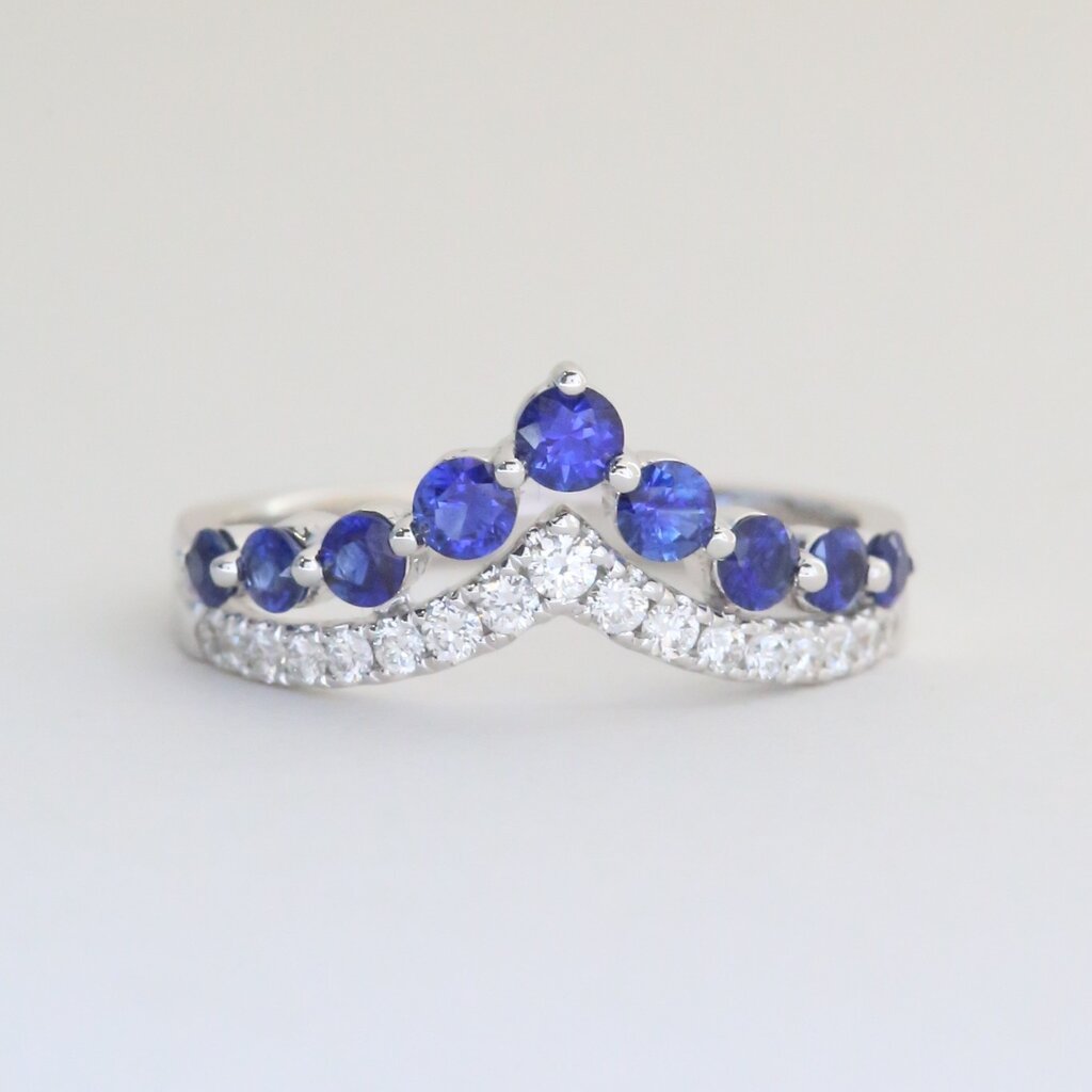 American Jewelry 14k White Gold .75ctw Sapphire .25ctw Diamond V Contour Band Ring