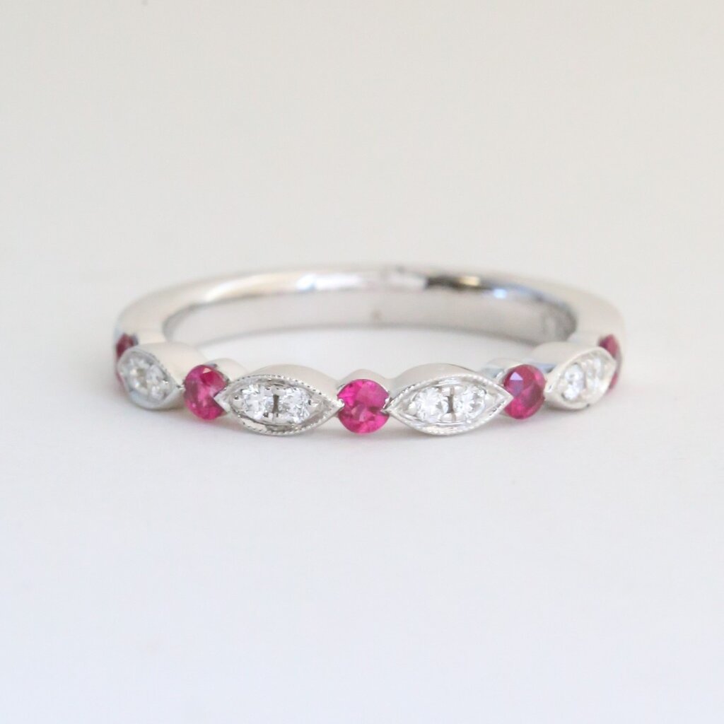 American Jewelry 14k White Gold .27ctw Ruby .10ctw Diamond Scalloped Band Ring