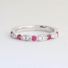 American Jewelry 14k White Gold .27ctw Ruby .10ctw Diamond Scalloped Band Ring