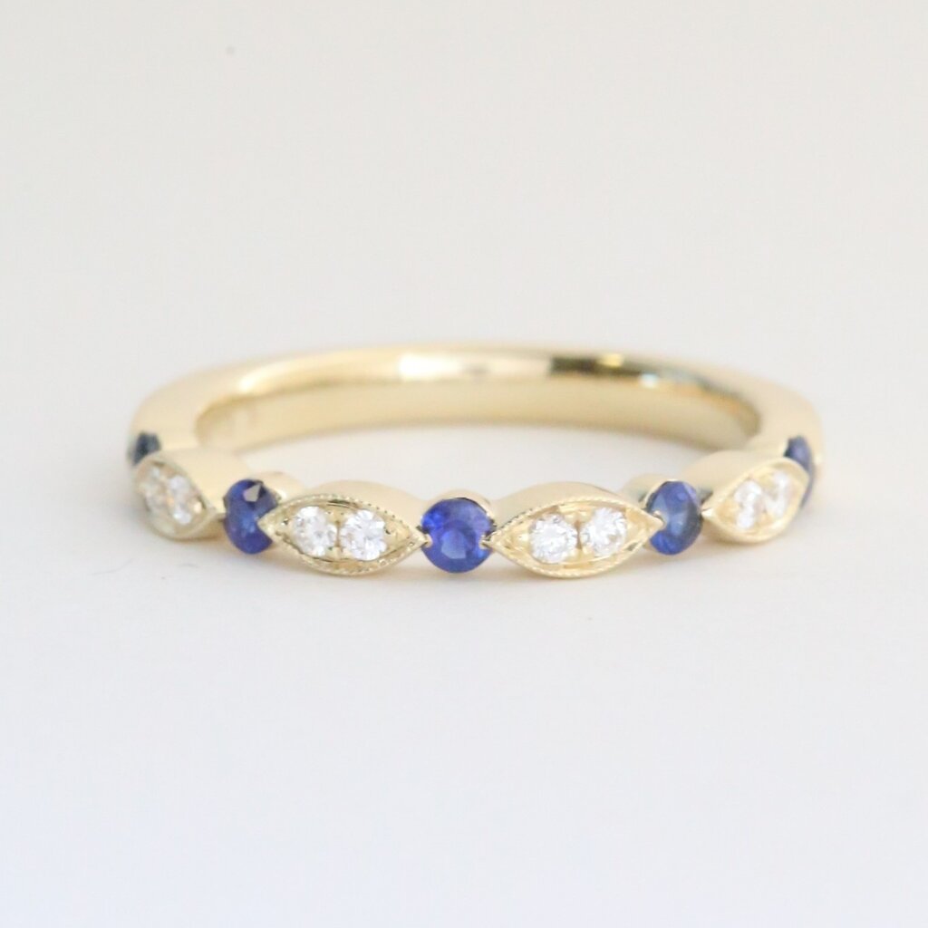 American Jewelry 14k Yellow Gold .10ctw Diamond .28ctw Sapphire Scalloped Band Ring