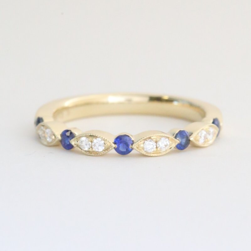 American Jewelry 14k Yellow Gold .10ctw Diamond .28ctw Sapphire Scalloped Band Ring