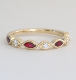 American Jewelry 14k Yellow Gold .10ctw Diamond .44ctw Ruby Scalloped Milgrain Band Ring