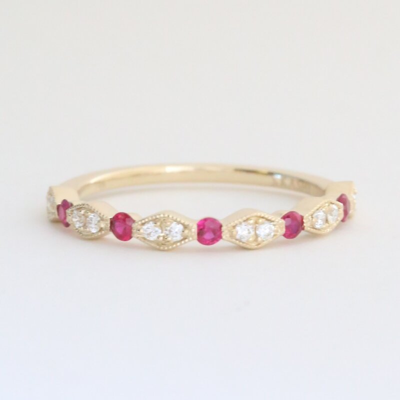 American Jewelry 14k Yellow Gold .12ctw Diamond .18ctw Ruby Scalloped Milgrain Band Ring