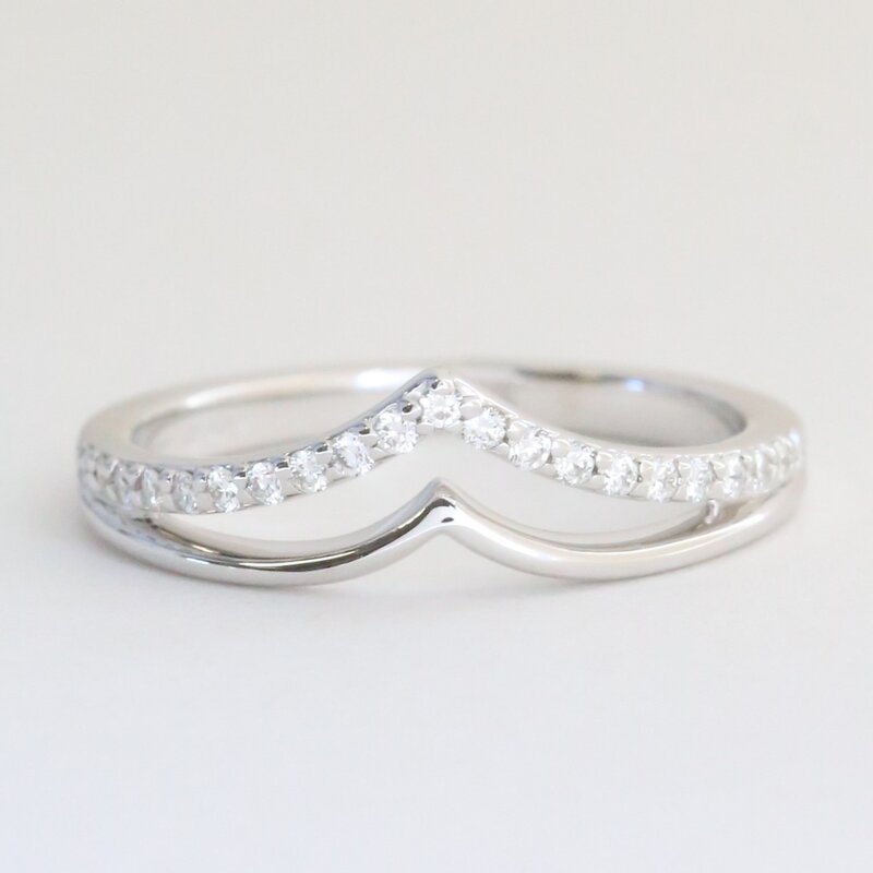 American Jewelry 14k White Gold .17ctw Diamond Double V Contour Wedding Band