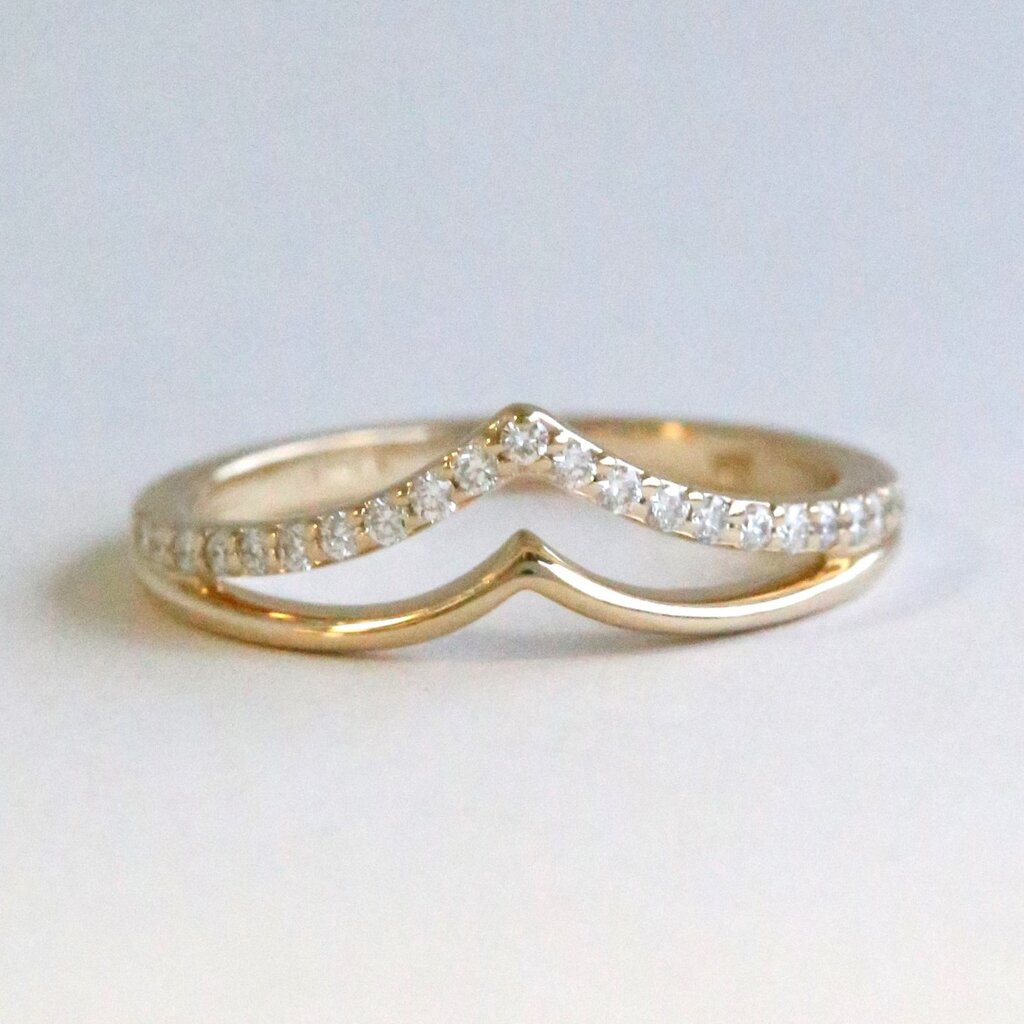 American Jewelry 14k Yellow Gold .17ctw Diamond Double V Contour Wedding Band