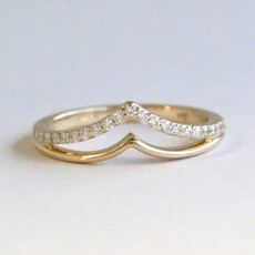 American Jewelry 14k Yellow Gold .17ctw Diamond Double V Contour Wedding Band