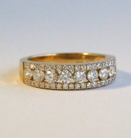 American Jewelry 18k Yellow Gold 1.14ctw Diamond Channel Set Triple Row Ring