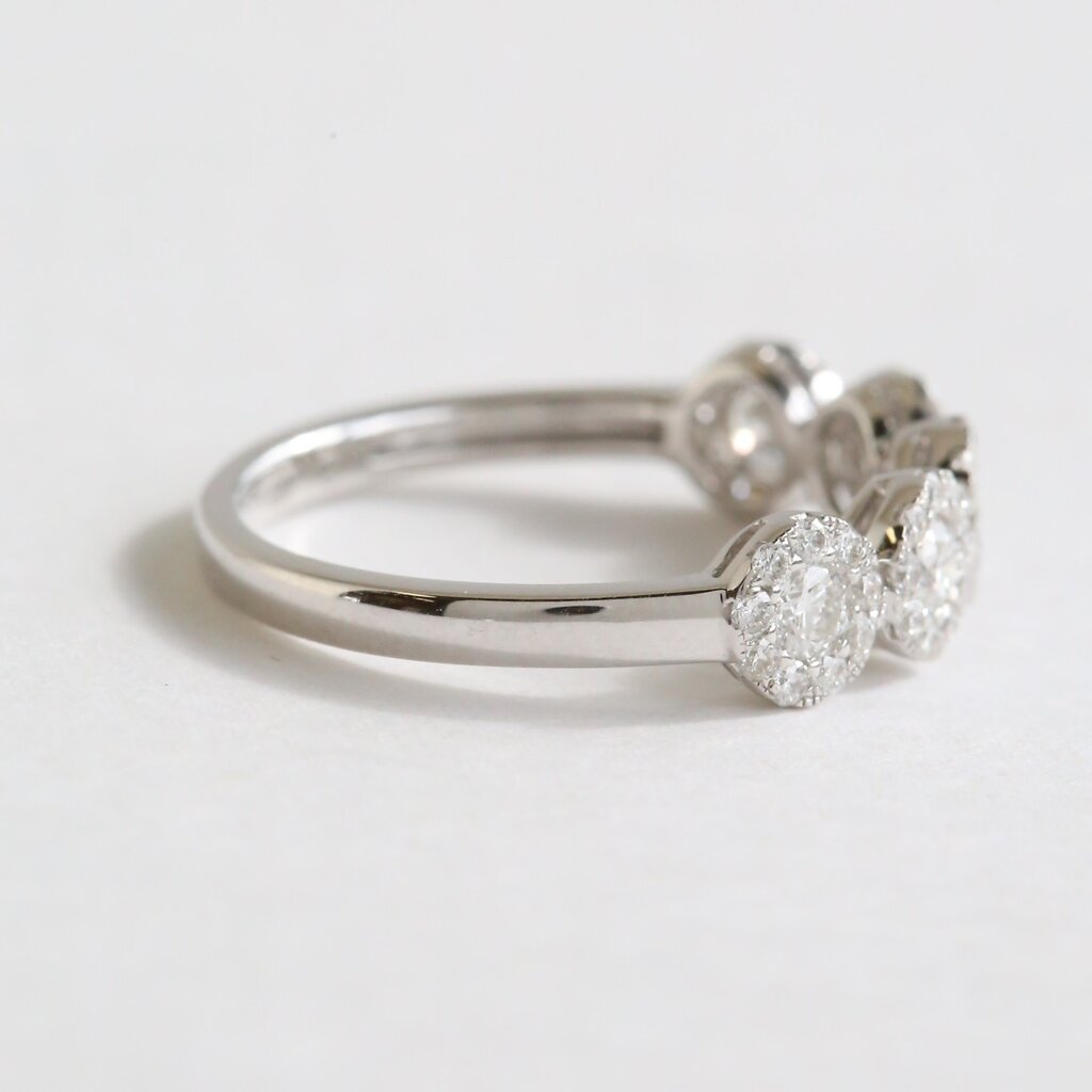 American Jewelry 18k White Gold .71ctw Diamond Bubble Ring