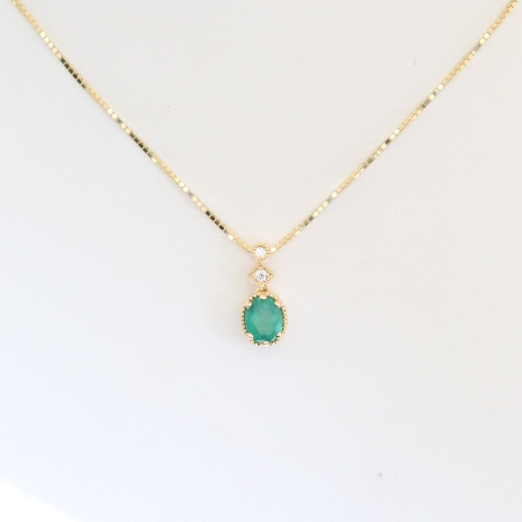 American Jewelry 14k Yellow Gold .50ct Emerald .03ctw Diamond Accent Milgrain Oval Necklace
