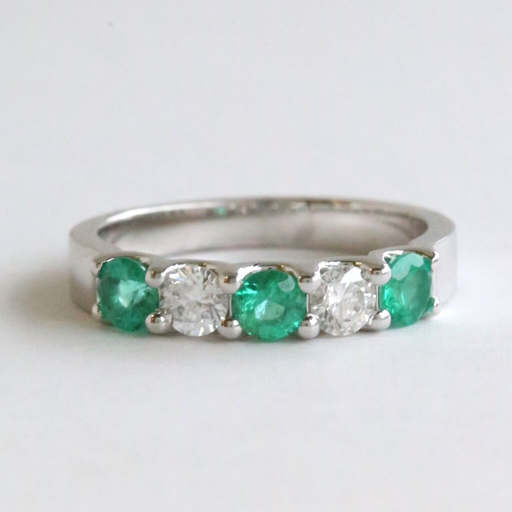 American Jewelry 14k White Gold .60ctw Emerald .40ctw Diamond 5-Stone Stackable Band