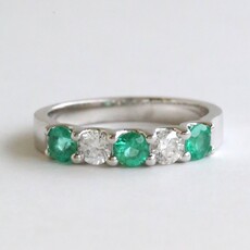 American Jewelry 14k White Gold .60ctw Emerald .40ctw Diamond 5-Stone Stackable Band