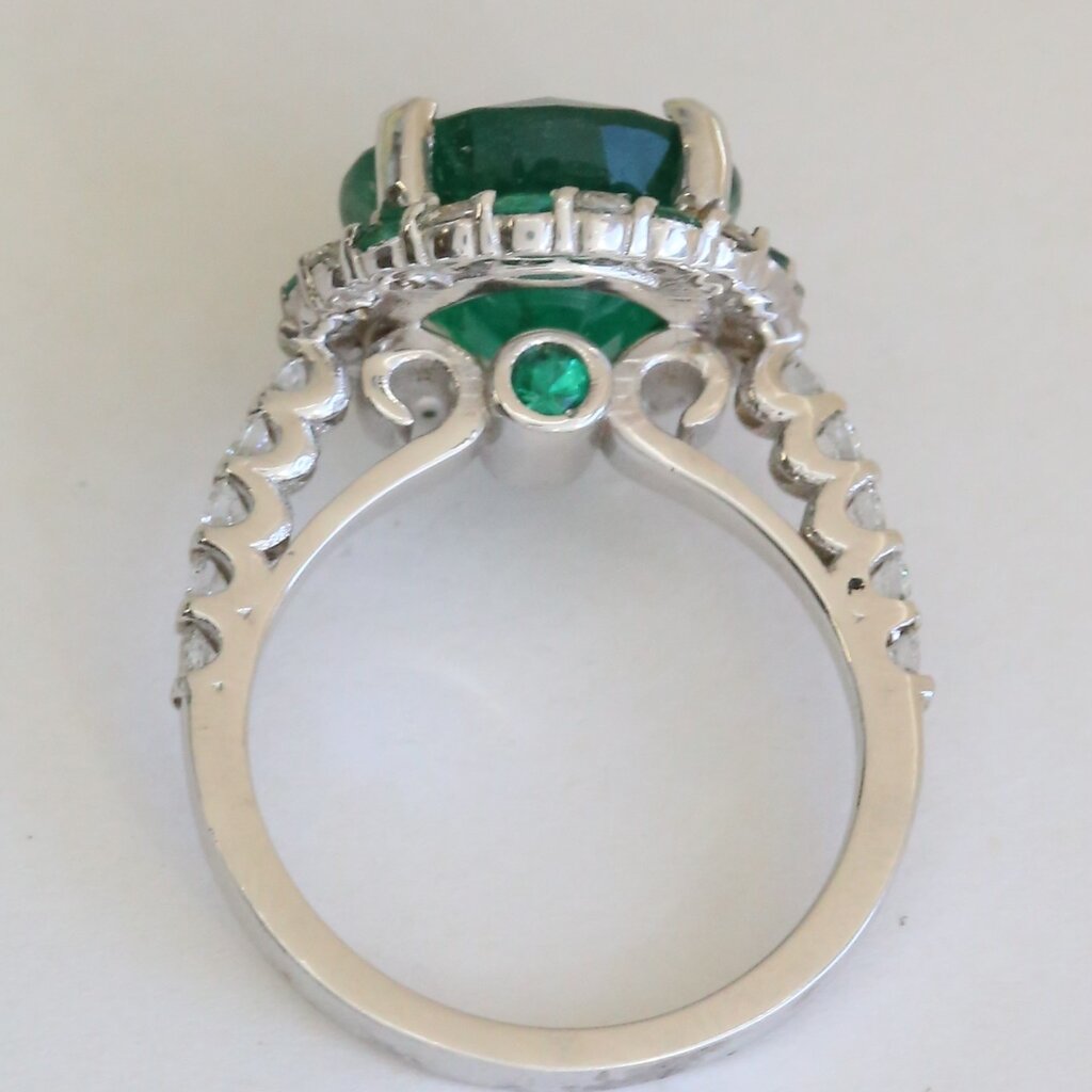 American Jewelry 18k White Gold 5.55ctw Emerald .62ctw Diamond Halo Round Ring