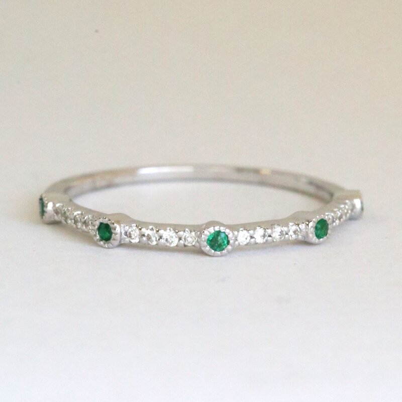 American Jewelry 14k White Gold .08ctw Diamond .05ctw Emerald Accent Bezel Milgrain Stackable Band