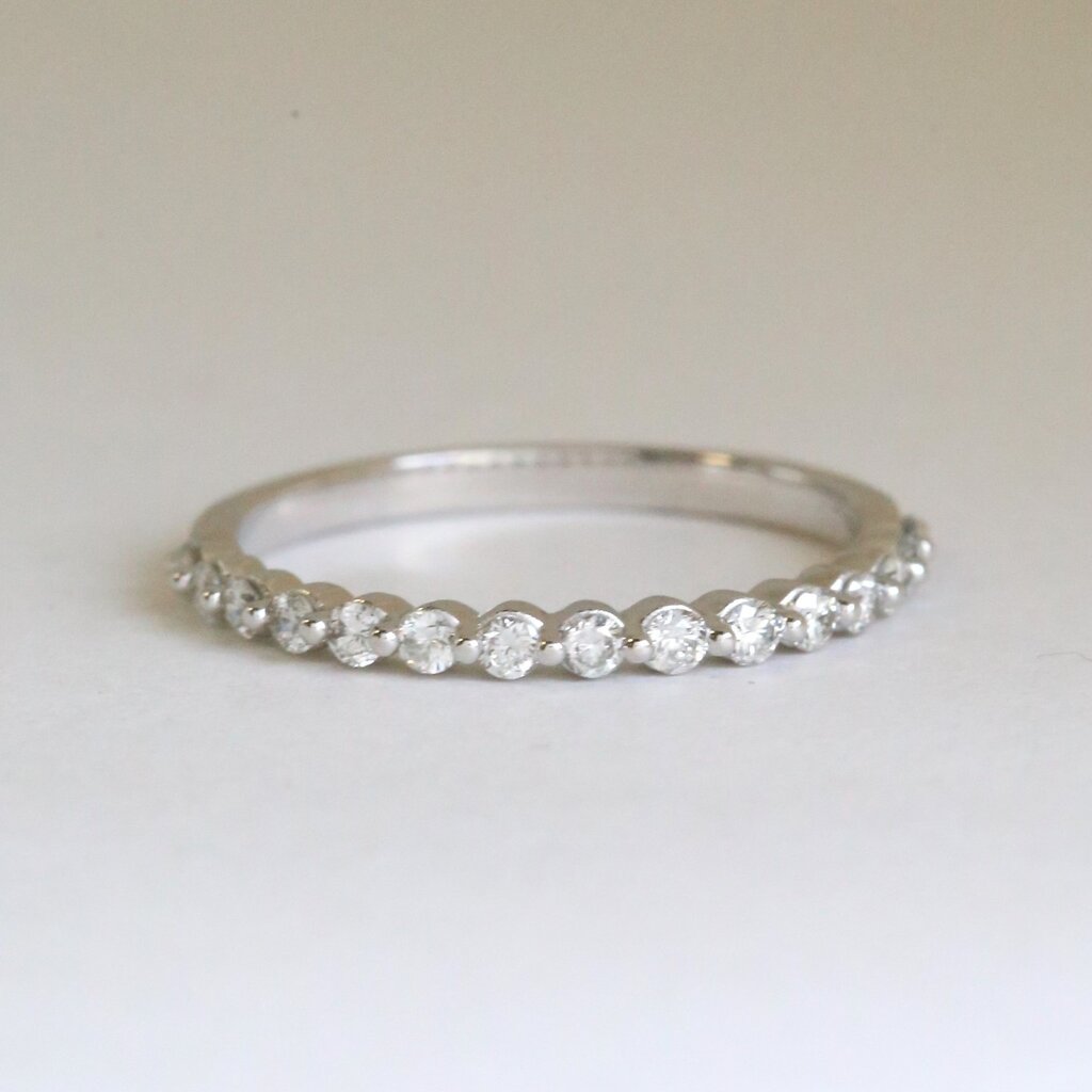 American Jewelry 14k White Gold .33ctw Diamond Single Prong Wedding Band