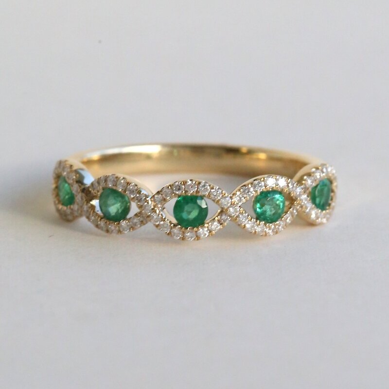 American Jewelry 14k Yellow Gold .38ctw Emerald .25ctw Diamond Infinity Ring