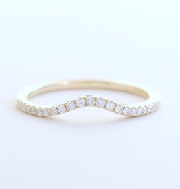 American Jewelry 14k Yellow Gold .17ctw Diamod Contour Band