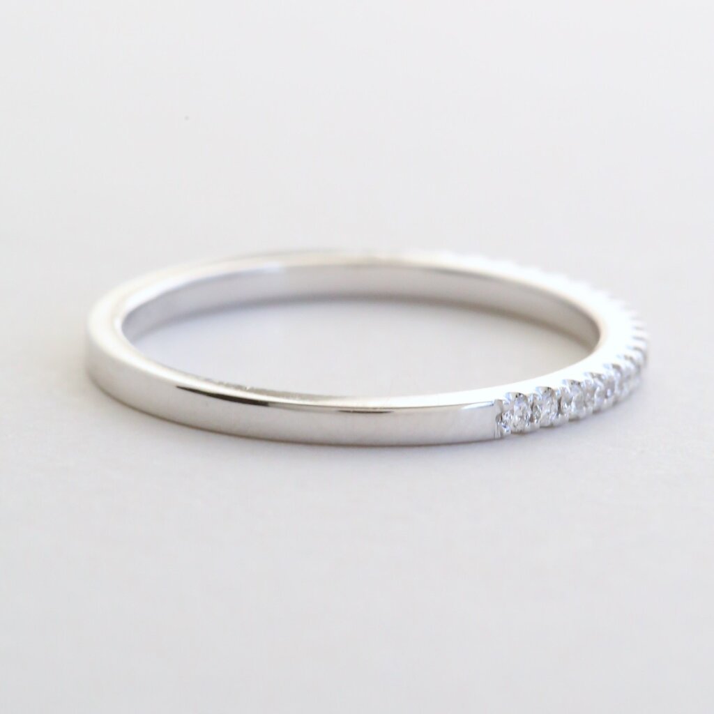 American Jewelry 14k White Gold .14ctw Diamond Straight Wedding Band