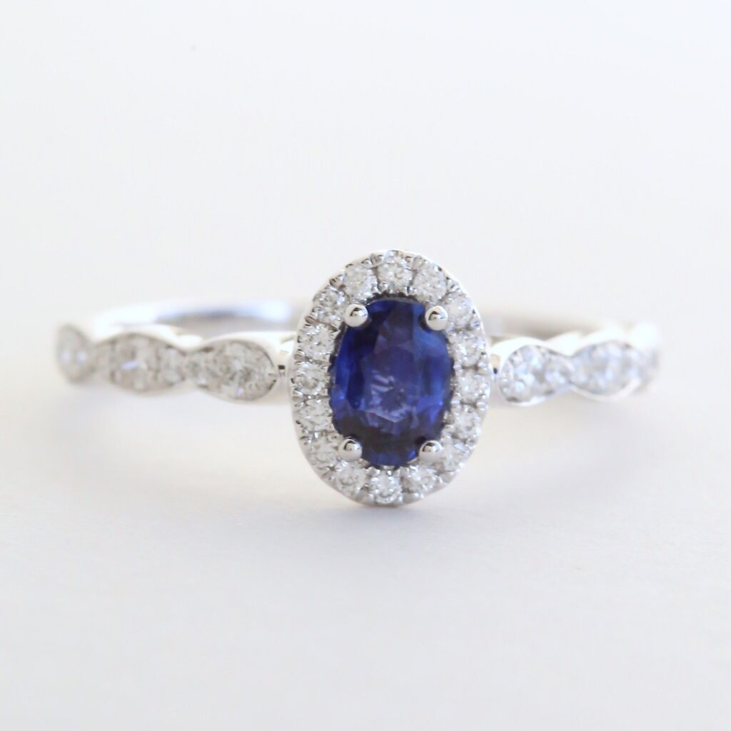 American Jewelry 14k White Gold .30ctw Diamond .66ct Sapphire Oval Halo Scalloped Design Ring